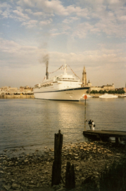 Royal Viking Sky in Antwerpen - ©Johan Thibaut