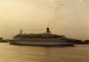 Royal Viking Sky in Antwerpen - ©Johan Thibaut