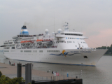 Delphin Voyager in Antwerpen - ©John Moussiaux