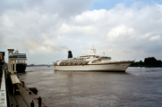 Flamenco (rechts) & R8 (links) in Antwerpen - ©John Moussiaux