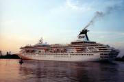 Royal Princess in Antwerpen - ©John Moussiaux