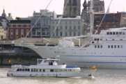 Wind Surf in Antwerpen - ©John Moussiaux