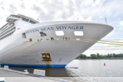 Seven Seas Voyager - ©Sebastiaan Peeters